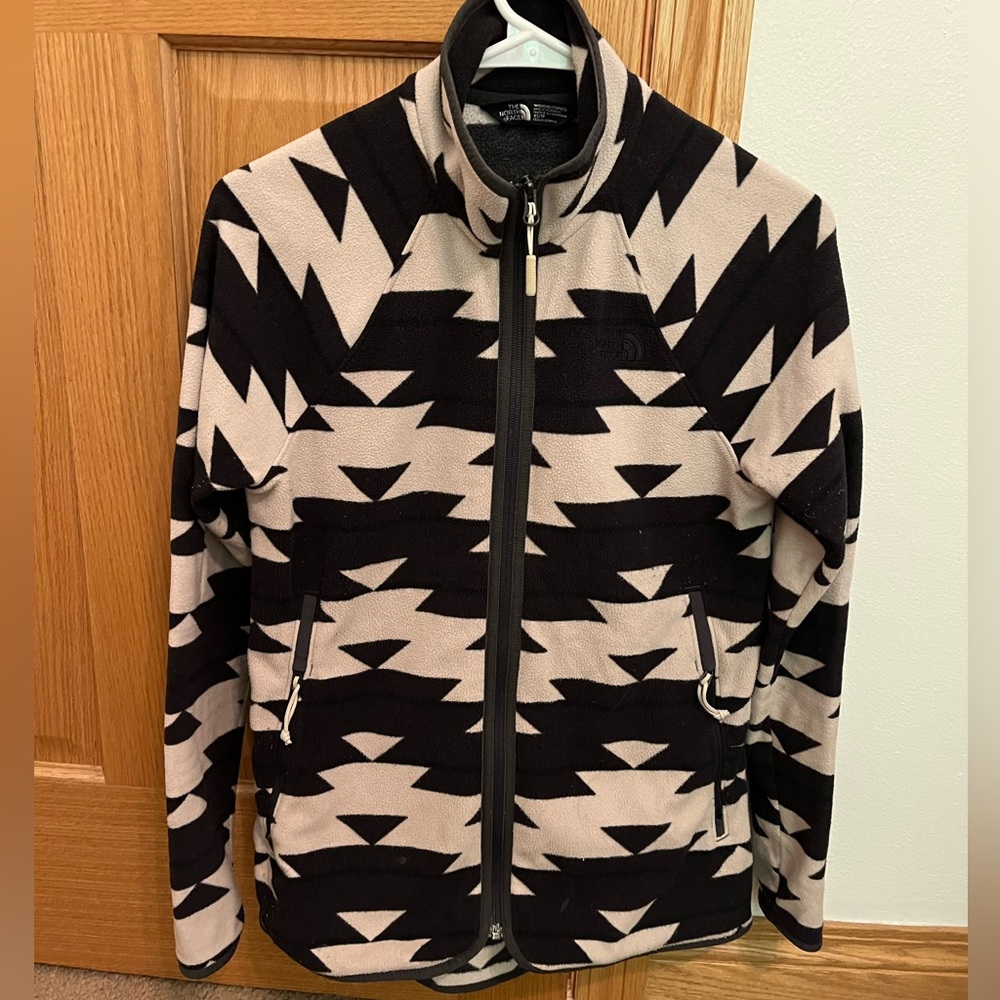 Women’s North Face fleece jacket